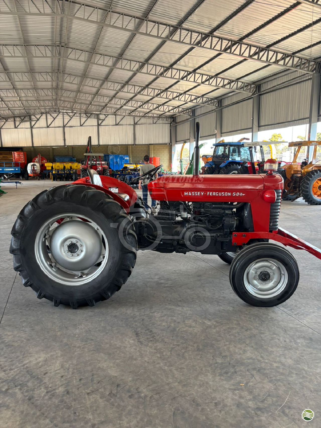 TRATOR MASSEY FERGUSON MF 50 Tração 4x2 Campo Tratores SAO CARLOS SÃO PAULO SP